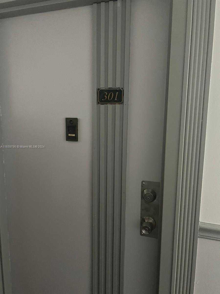 Small Image of 16919 NORTH BAY RD #301, Sunny Isles Beach Number 15