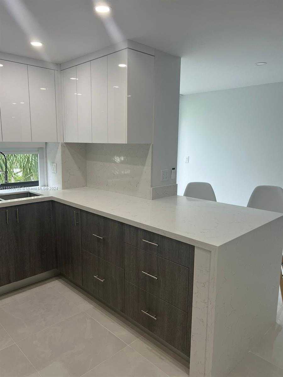Small Image of 16919 NORTH BAY RD #301, Sunny Isles Beach Number 5
