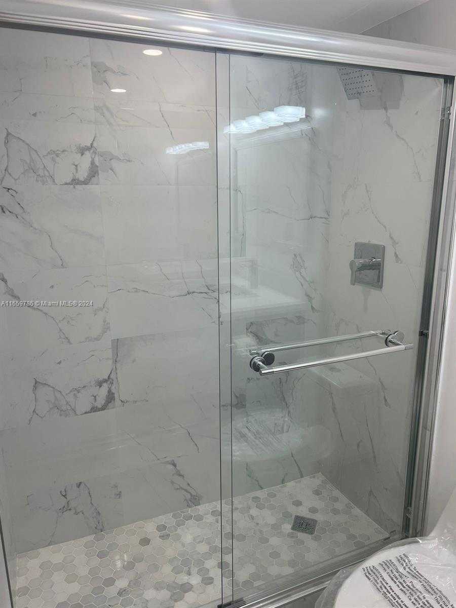 Small Image of 16919 NORTH BAY RD #301, Sunny Isles Beach Number 8