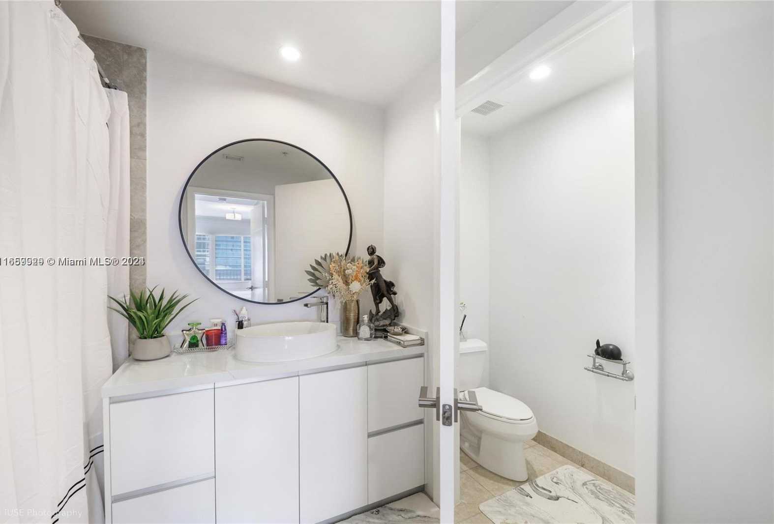 Small Image of 801 BRICKELL KEY BLVD #3204, Miami Number 5