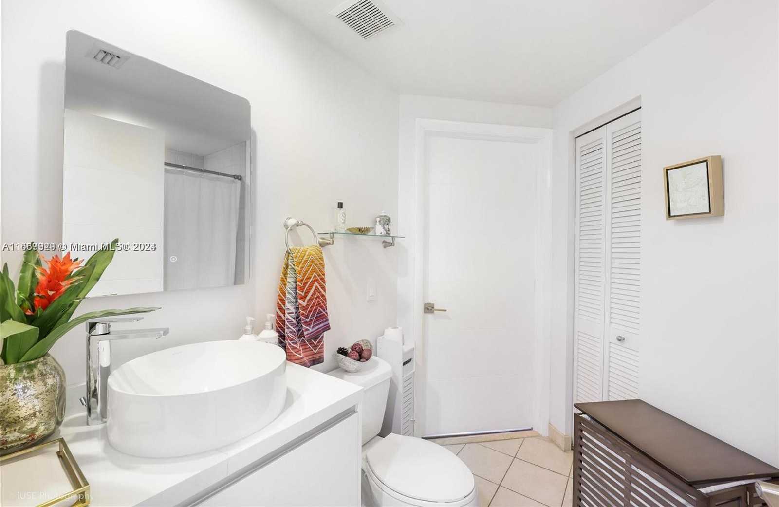 Small Image of 801 BRICKELL KEY BLVD #3204, Miami Number 9