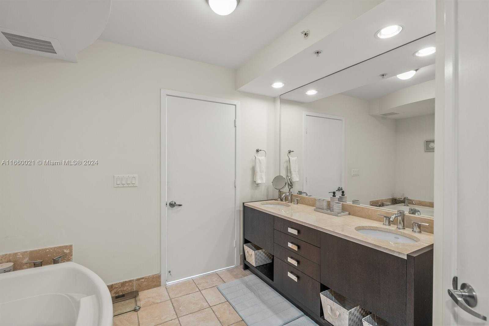 Small Image of 18201 COLLINS AVE #1205, Sunny Isles Beach Number 21