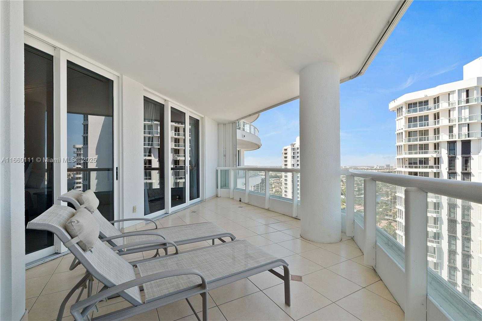 Small Image of 21050 POINT PL #2702, Aventura Number 20