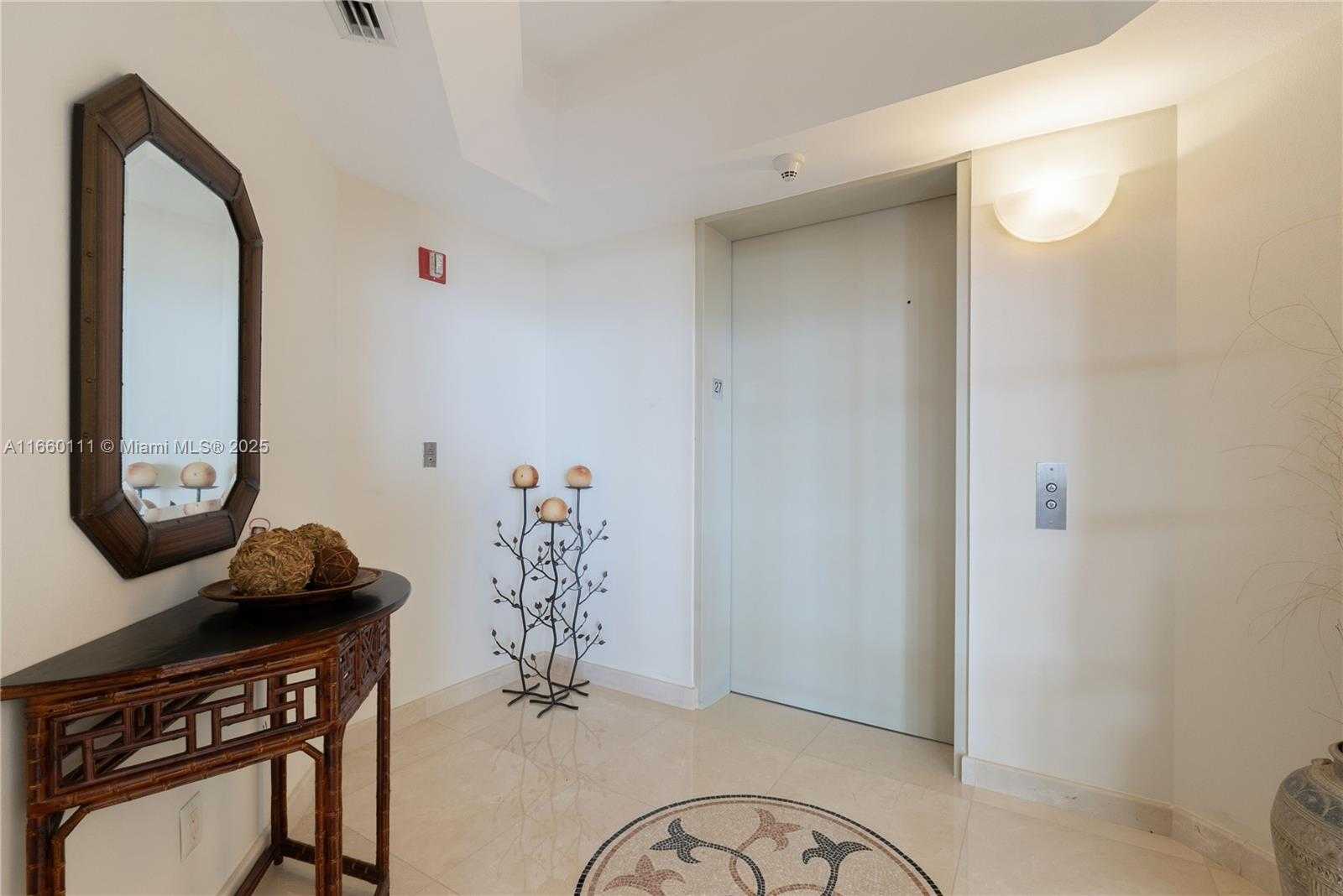 Small Image of 21050 POINT PL #2702, Aventura Number 22