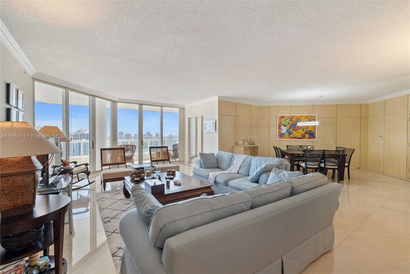 Small Image of 21050 POINT PL #2702, Aventura Number 4