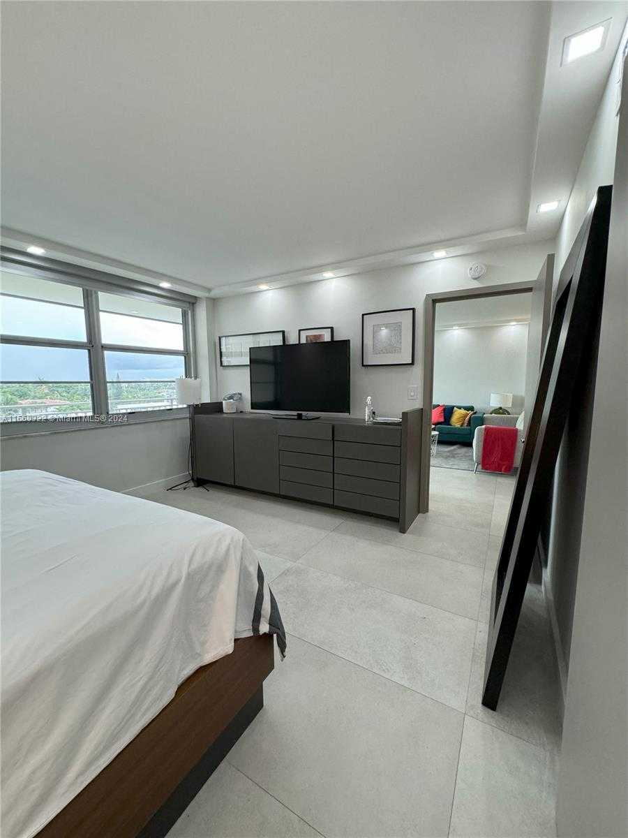 Small Image of 9500 WEST BAY HARBOR DR #6B, Bay Harbor Islands Number 32