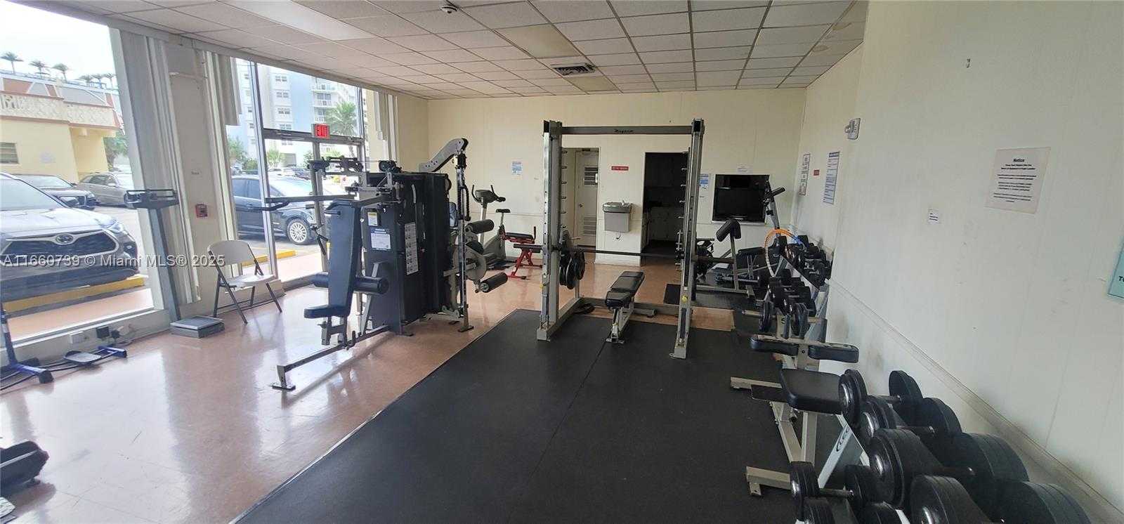 Small Image of 1825 S Ocean Dr, Hallandale Beach, FL 33009, USA Number 22