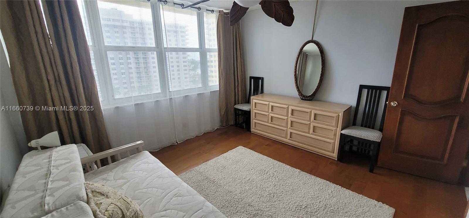 Small Image of 1825 S Ocean Dr, Hallandale Beach, FL 33009, USA Number 9