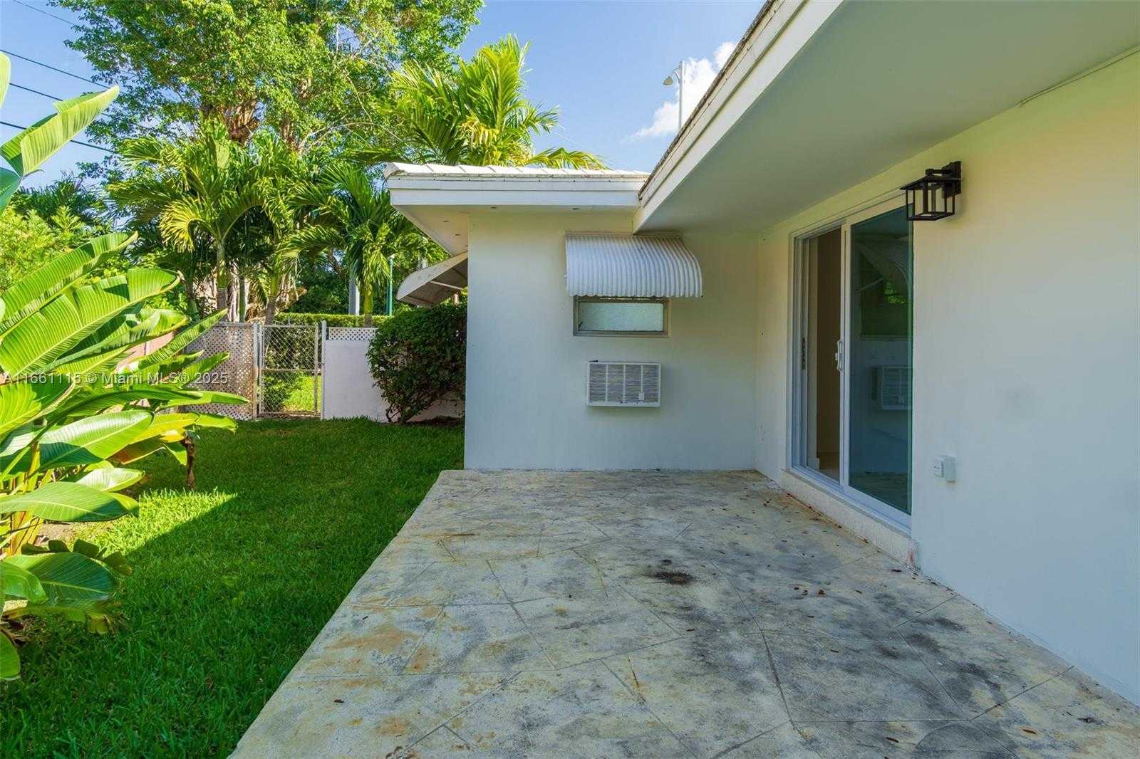 Small Image of 904 NORTH EAST 96TH ST, Miami Shores Number 15
