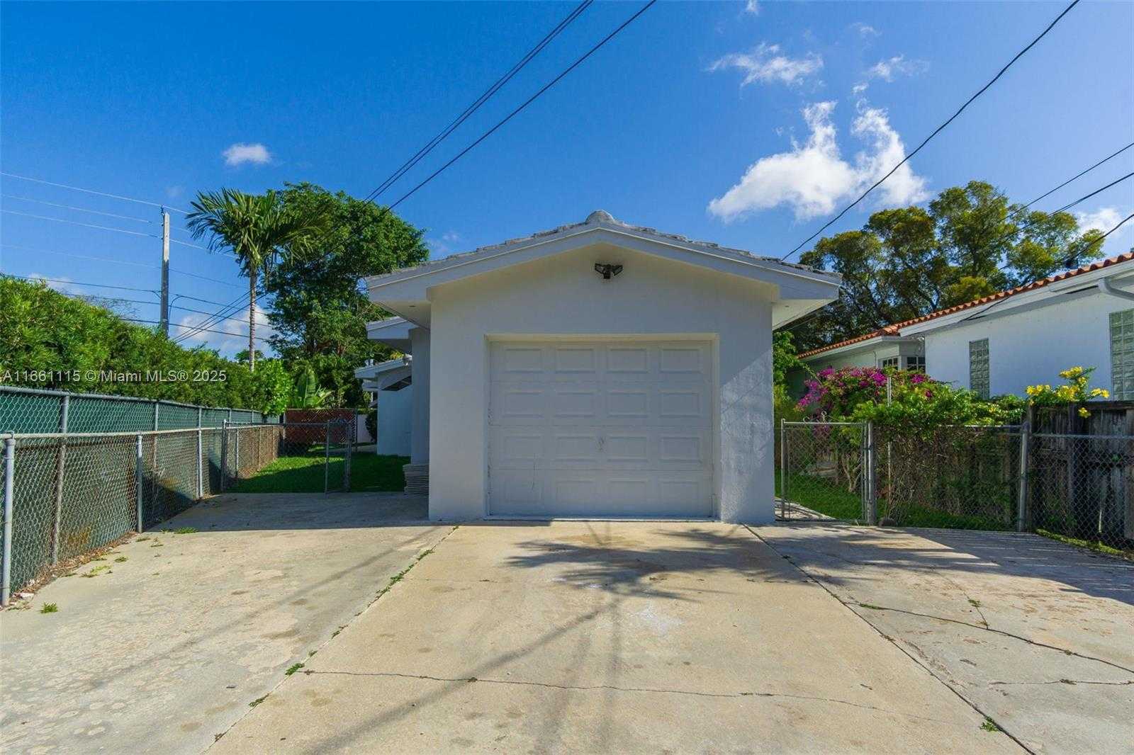 Small Image of 904 NORTH EAST 96TH ST, Miami Shores Number 17