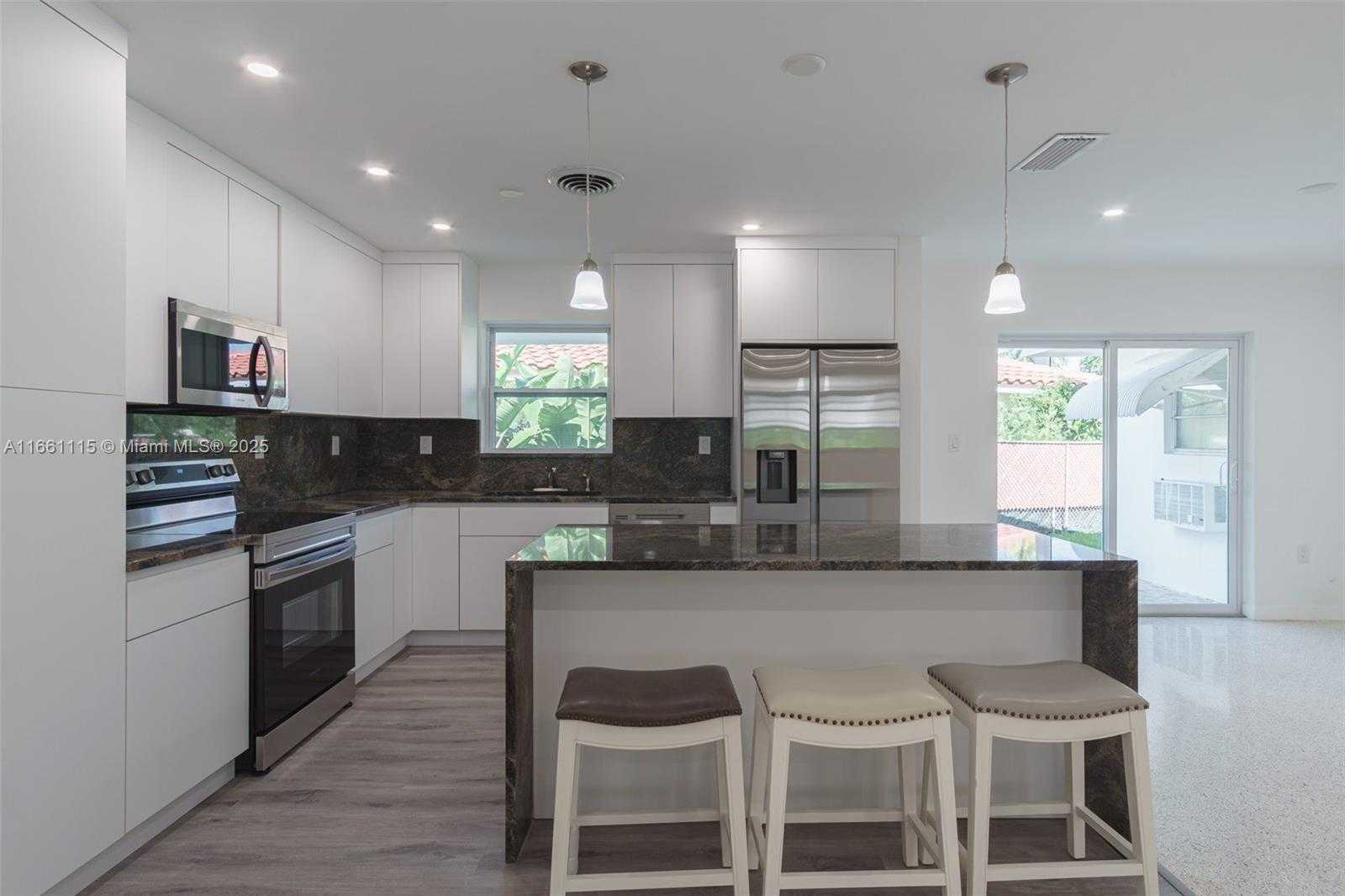 Small Image of 904 NORTH EAST 96TH ST, Miami Shores Number 4