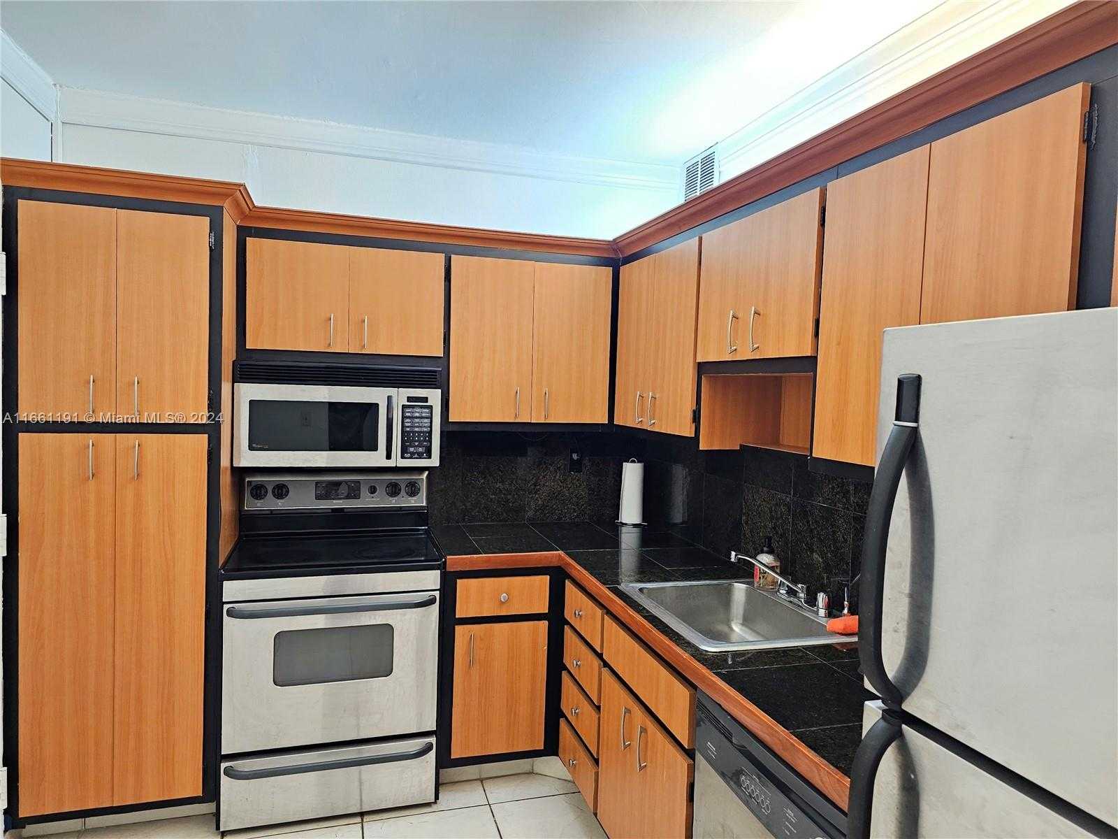 Small Image of 1985 SOUTH OCEAN DR #ML, Hallandale Beach Number 6
