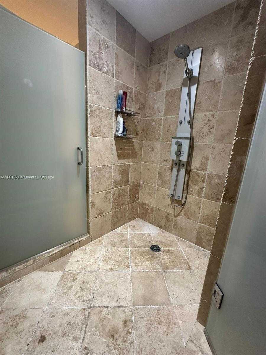 Small Image of 18201 COLLINS AVE #1006, Sunny Isles Beach Number 26