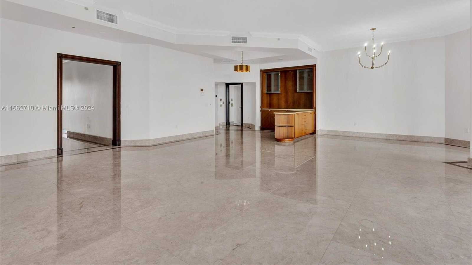 Small Image of 60 EDGEWATER DR #PH2D, Coral Gables Number 10
