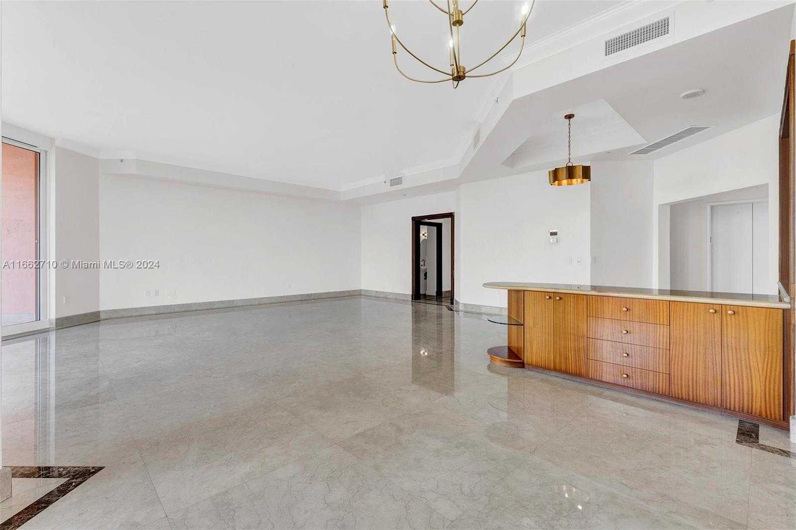 Small Image of 60 EDGEWATER DR #PH2D, Coral Gables Number 12