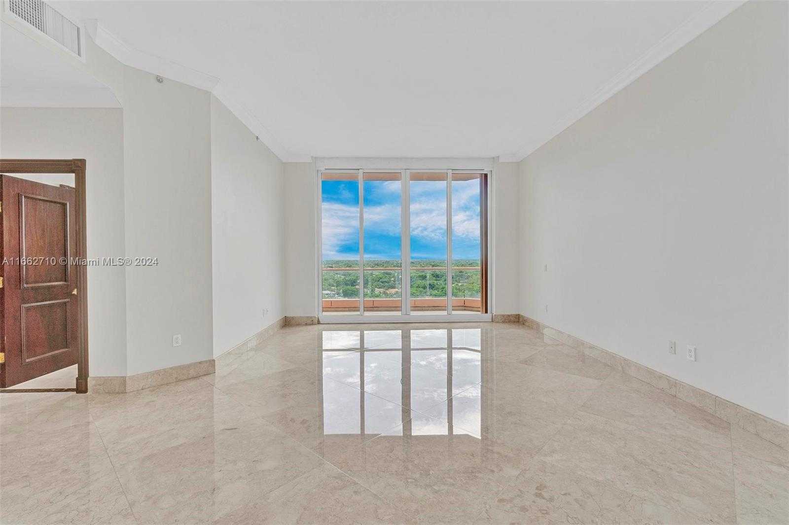 Small Image of 60 EDGEWATER DR #PH2D, Coral Gables Number 20