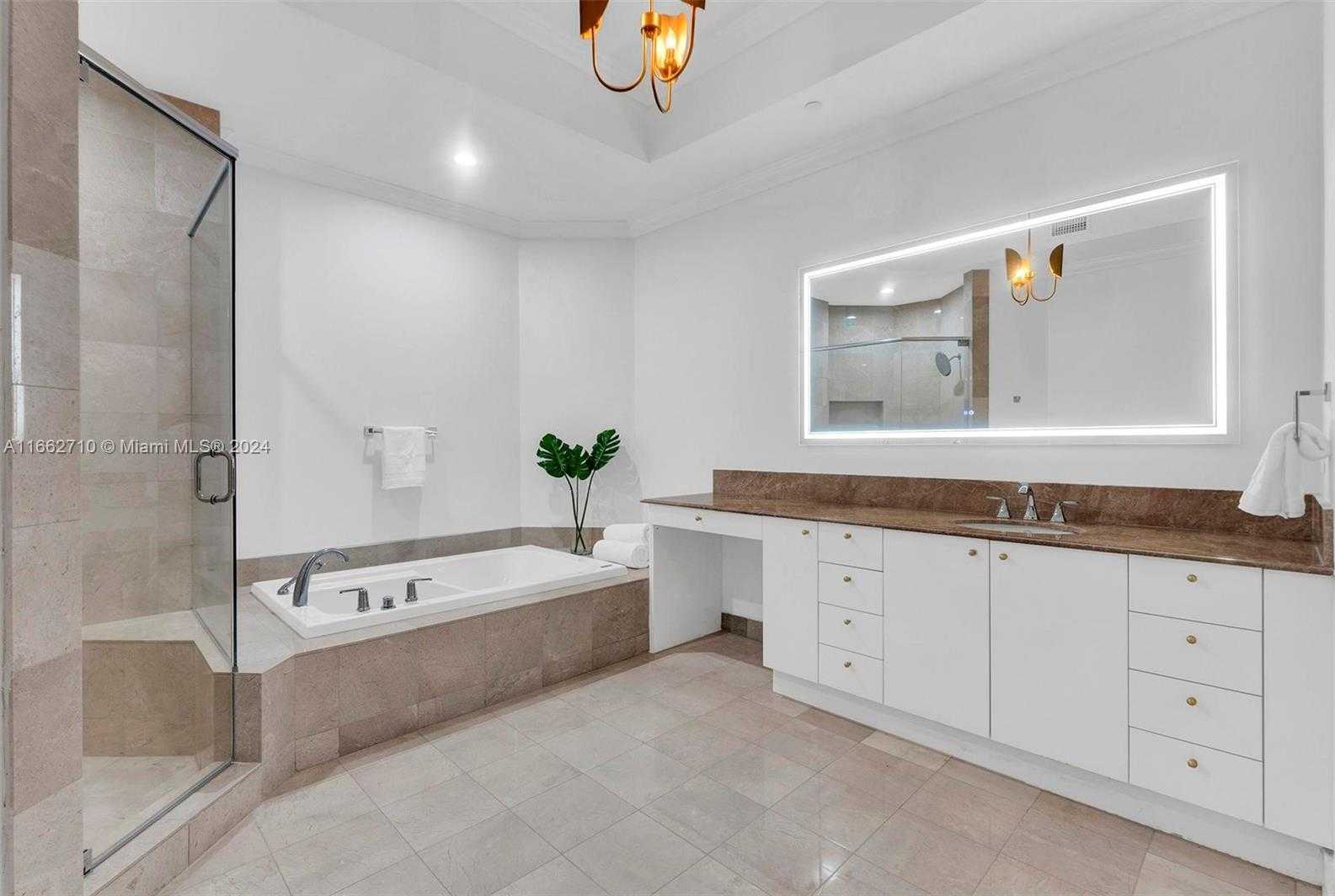 Small Image of 60 EDGEWATER DR #PH2D, Coral Gables Number 24