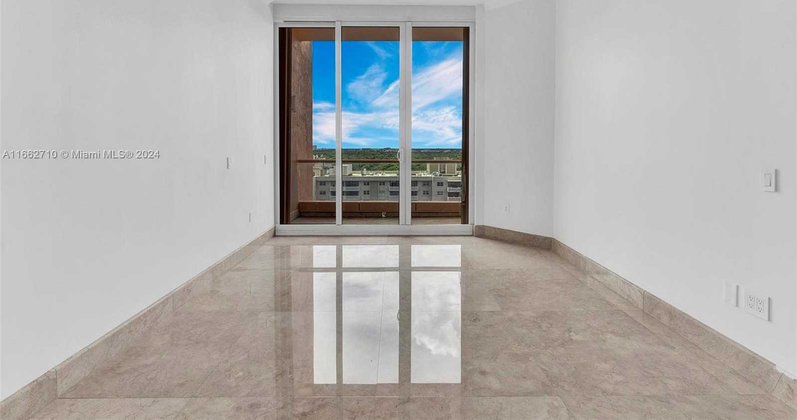 Small Image of 60 EDGEWATER DR #PH2D, Coral Gables Number 27