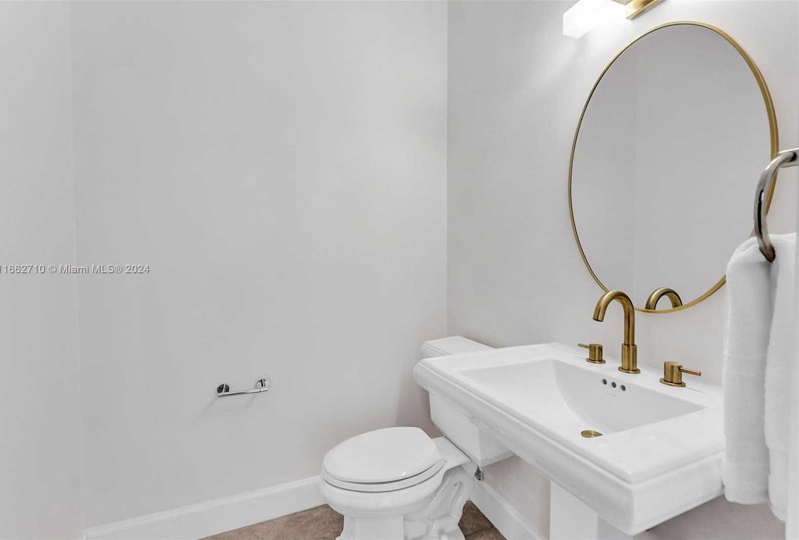 Small Image of 60 EDGEWATER DR #PH2D, Coral Gables Number 31