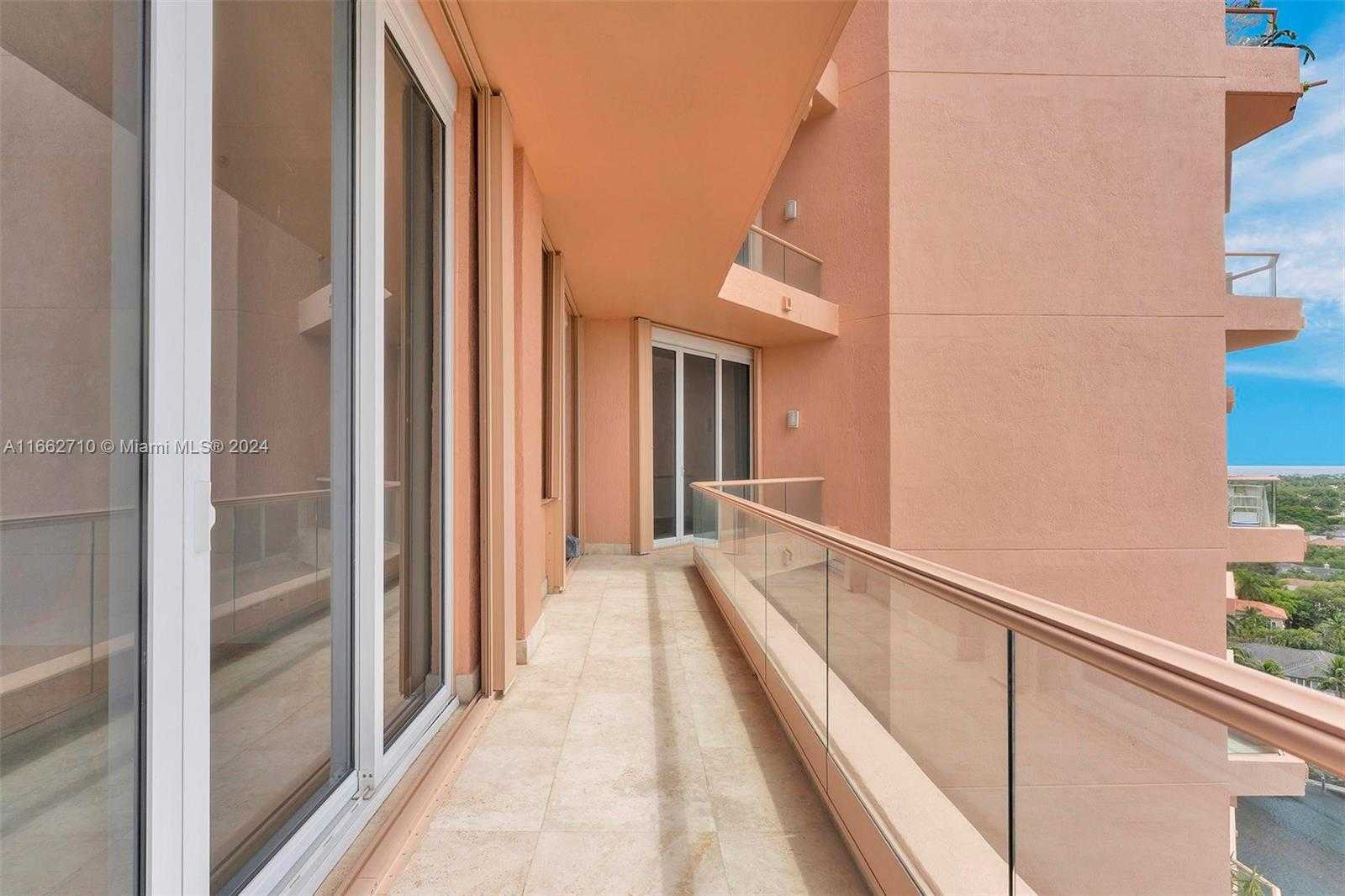 Small Image of 60 EDGEWATER DR #PH2D, Coral Gables Number 34