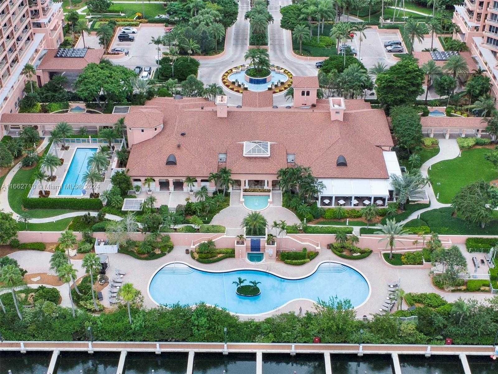 Small Image of 60 EDGEWATER DR #PH2D, Coral Gables Number 6