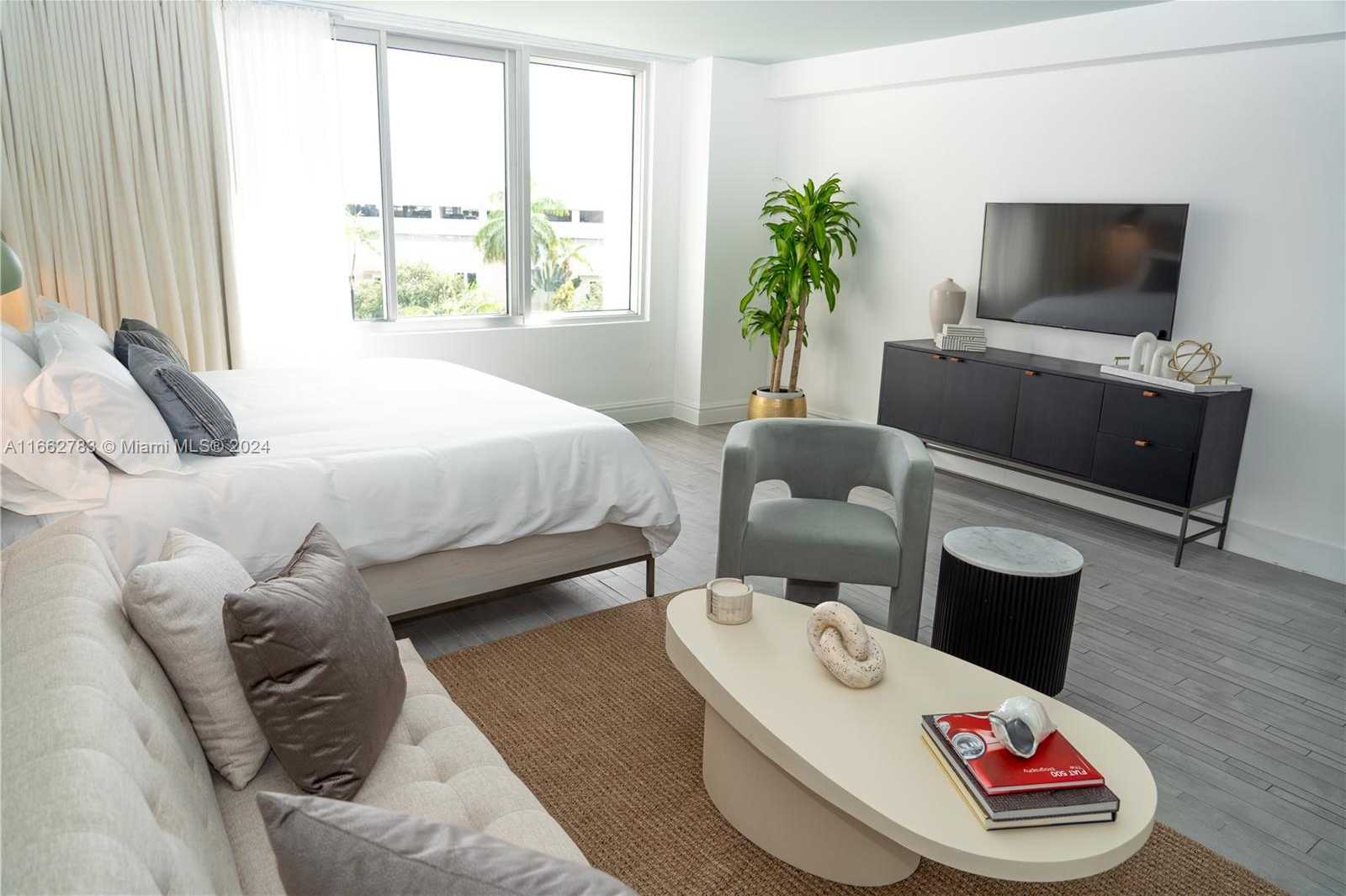 Small Image of 1100 WEST AVE #415, Miami Beach Number 2