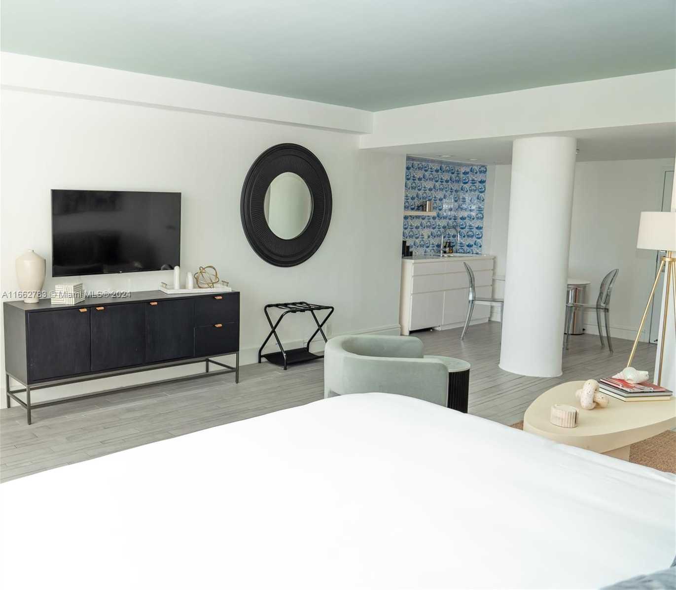 Small Image of 1100 WEST AVE #415, Miami Beach Number 4