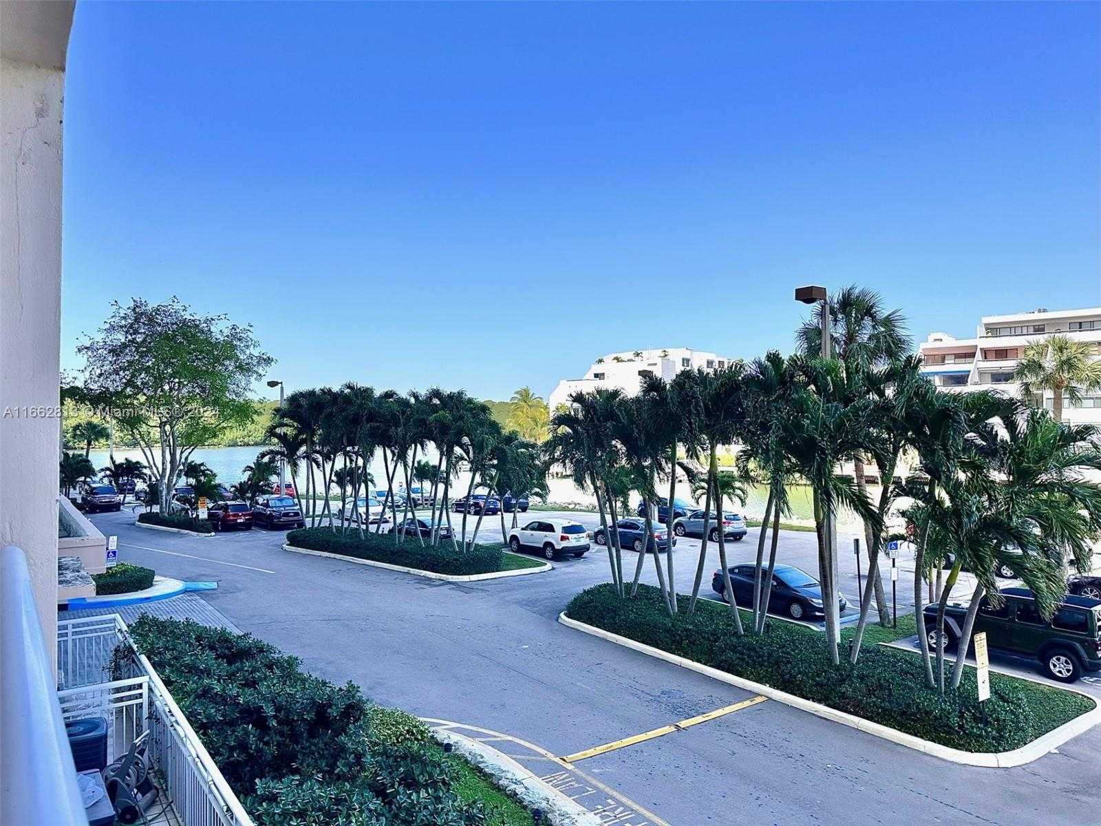 Small Image of 400 KINGS POINT DR #224, Sunny Isles Beach Number 10