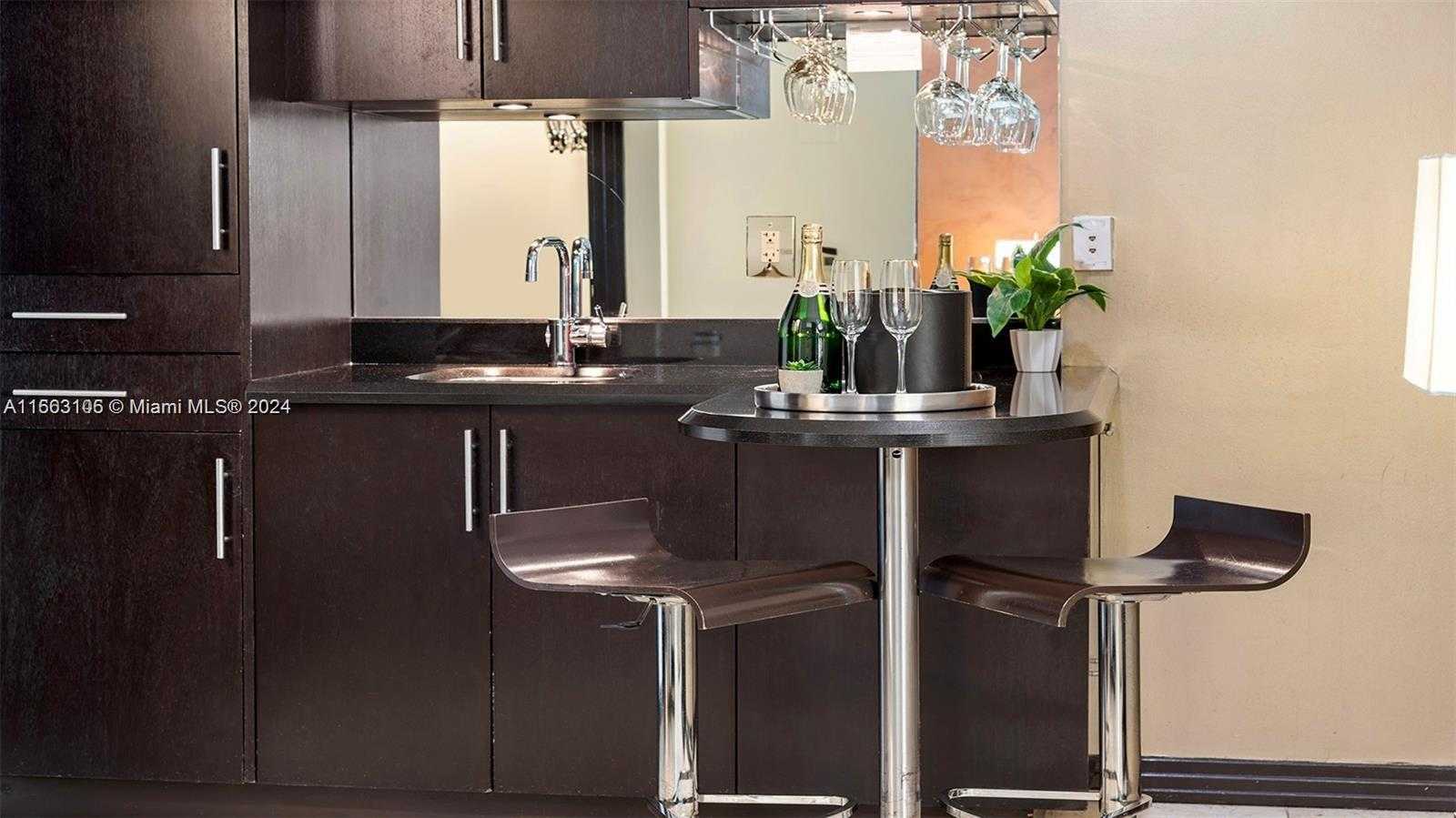 Small Image of 1437 COLLINS AVE #327, Miami Beach Number 10