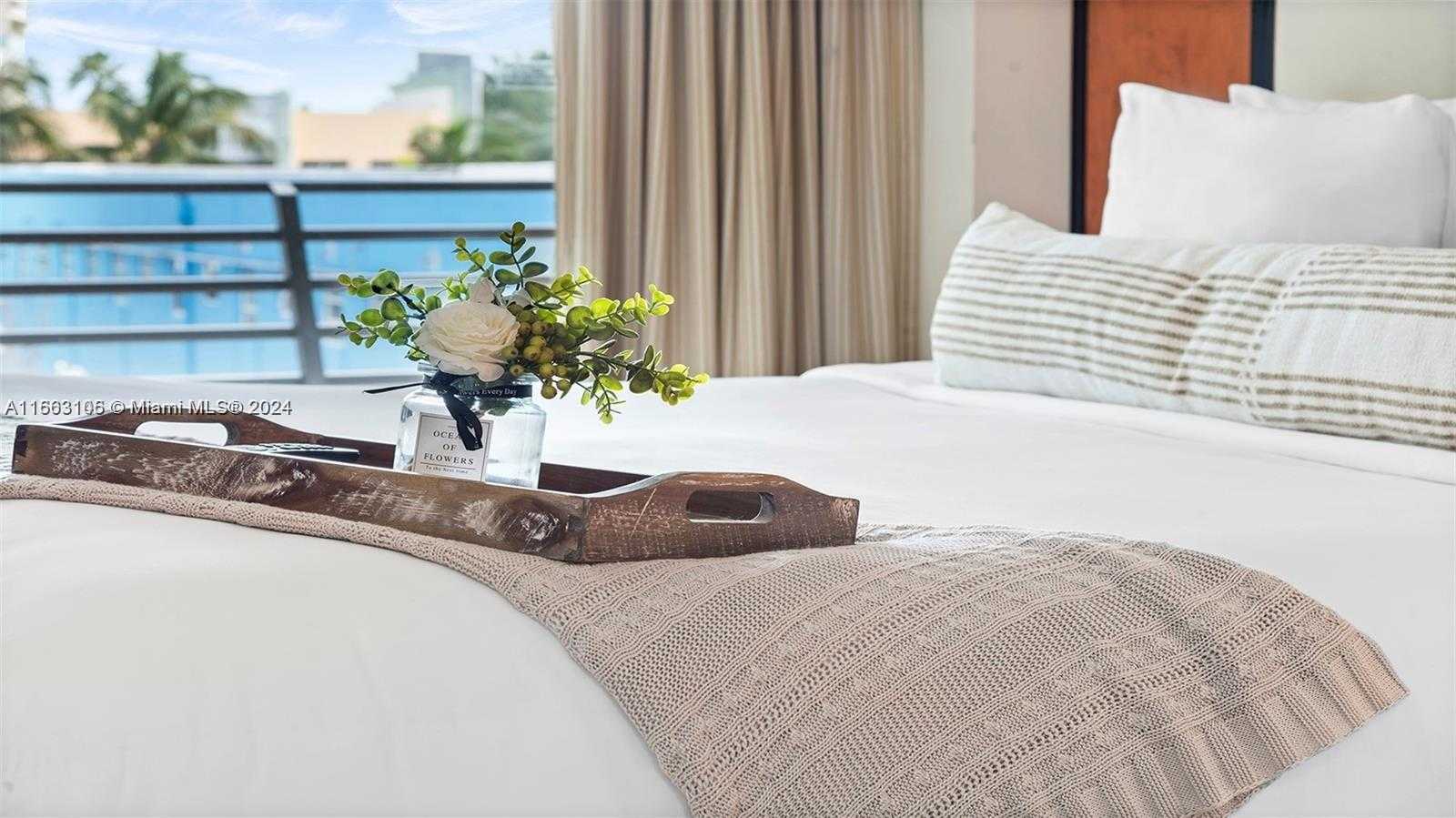 Small Image of 1437 COLLINS AVE #327, Miami Beach Number 3