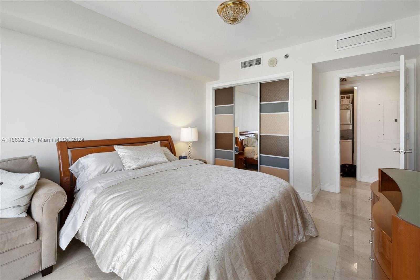Small Image of 1800 SOUTH OCEAN DR #1005, Hallandale Beach Number 19