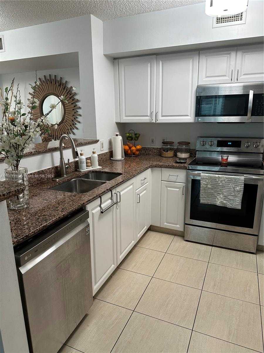 Small Image of 1155 BRICKELL BAY DR #603, Miami Number 6