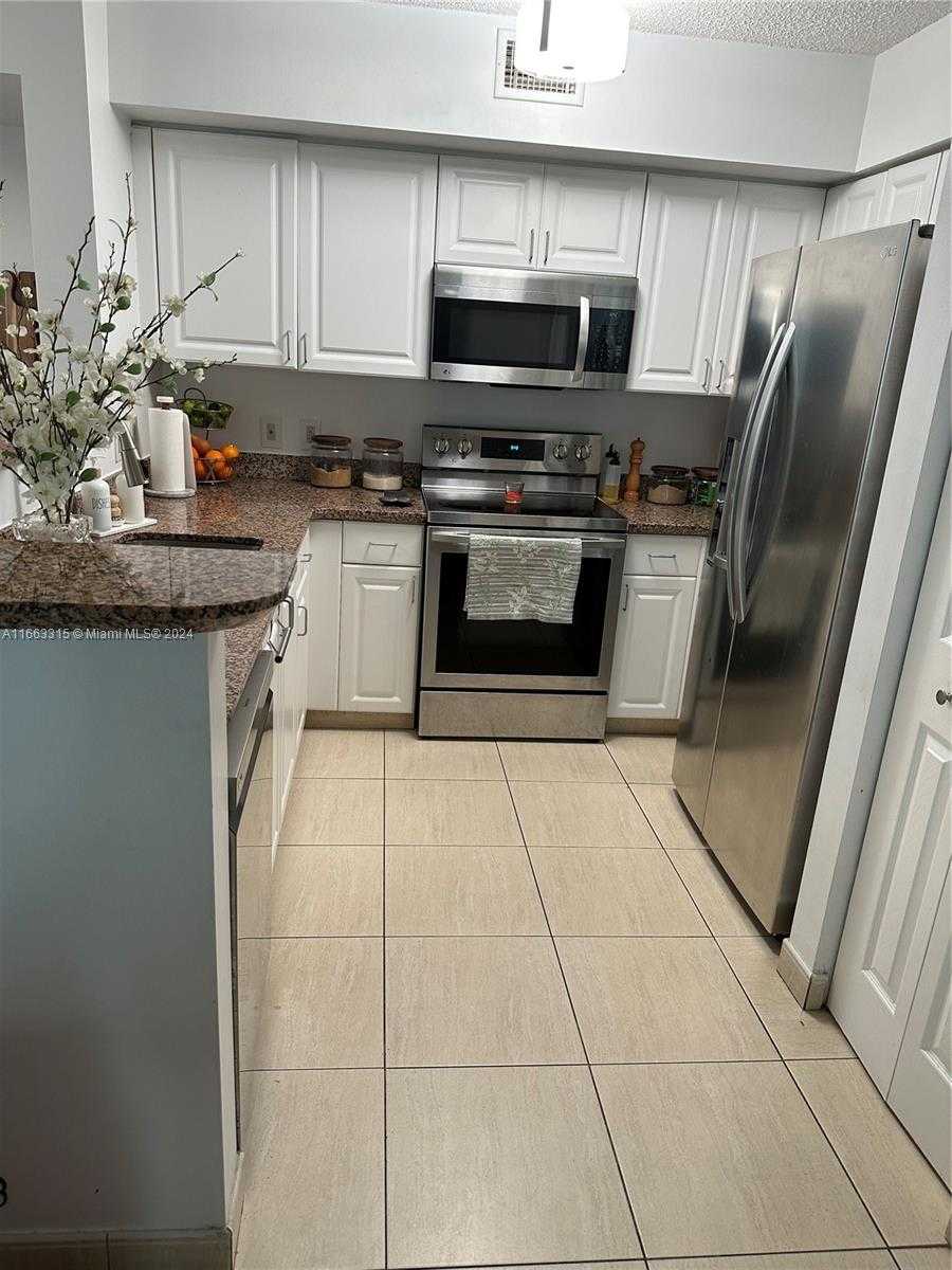 Small Image of 1155 BRICKELL BAY DR #603, Miami Number 7