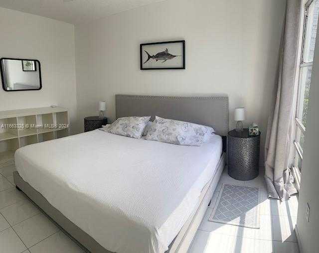 Small Image of 17570 ATLANTIC BLVD #401, Sunny Isles Beach Number 14