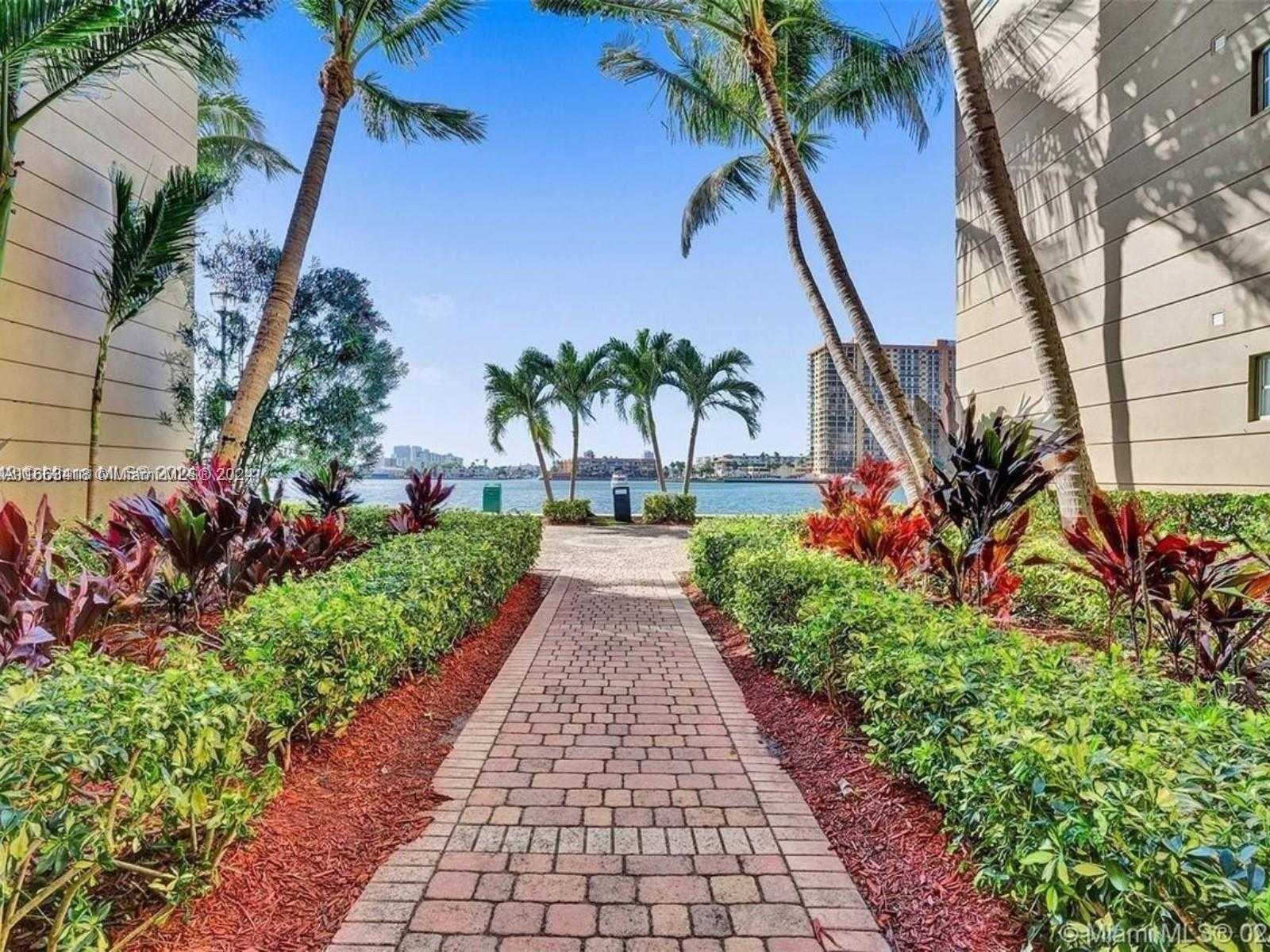 Small Image of 17100 NORTH BAY RD #1210, Sunny Isles Beach Number 5