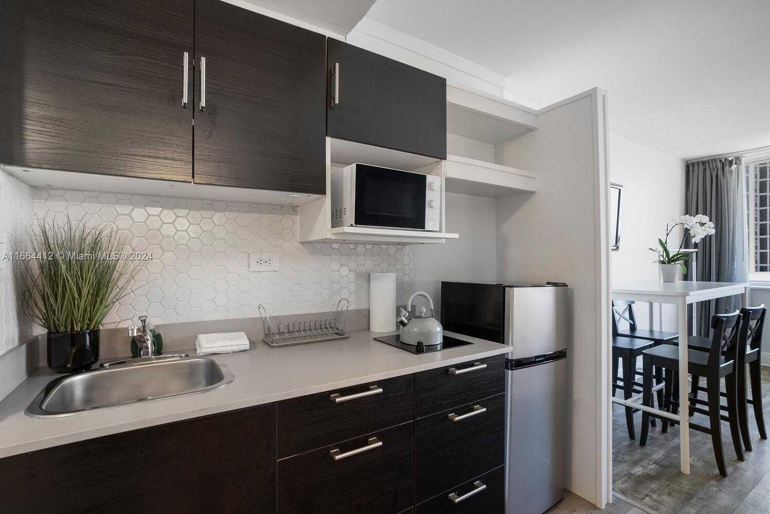 Small Image of 19201 COLLINS AVE #743, Sunny Isles Beach Number 4
