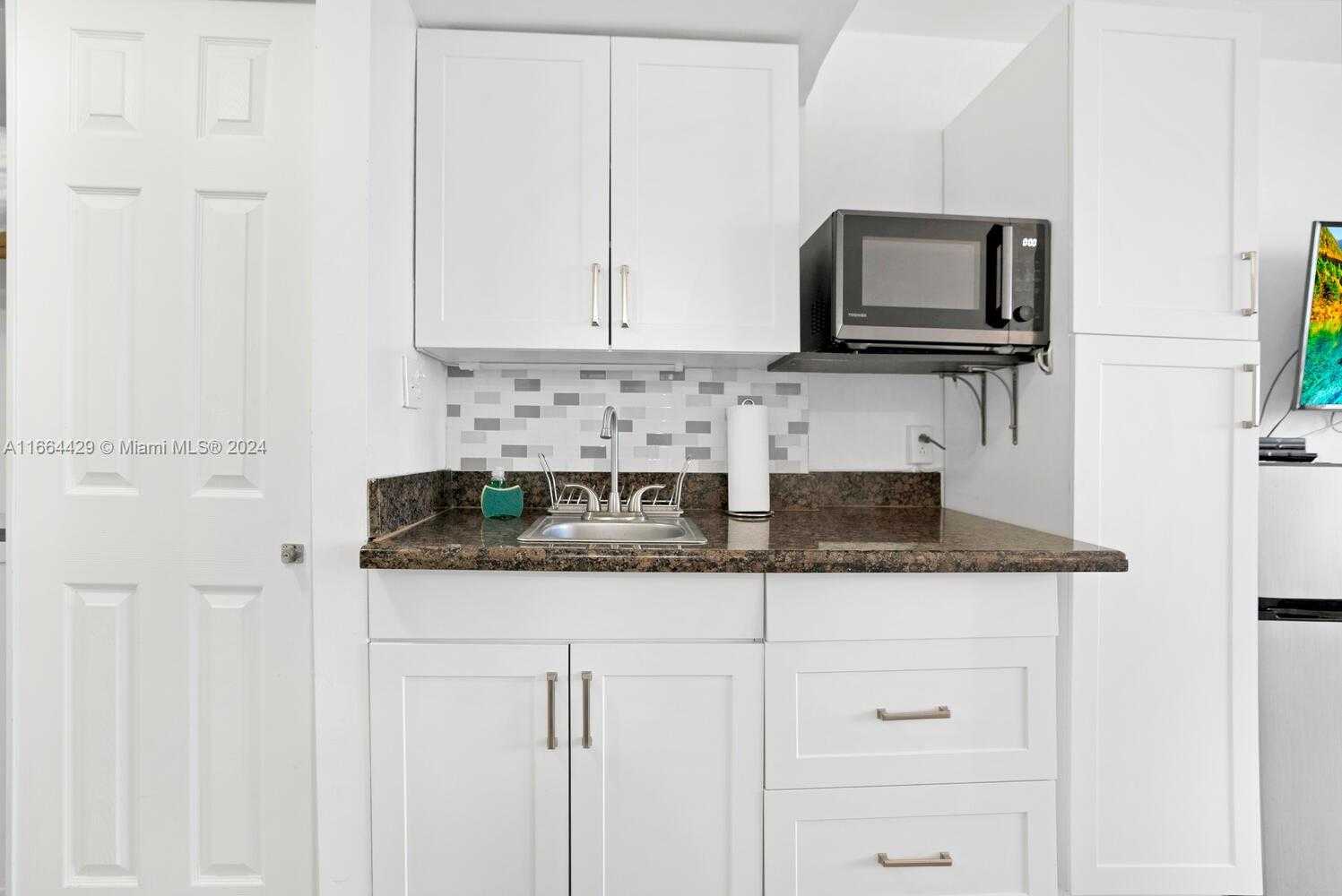 Small Image of 19201 COLLINS AVE #1143, Sunny Isles Beach Number 6