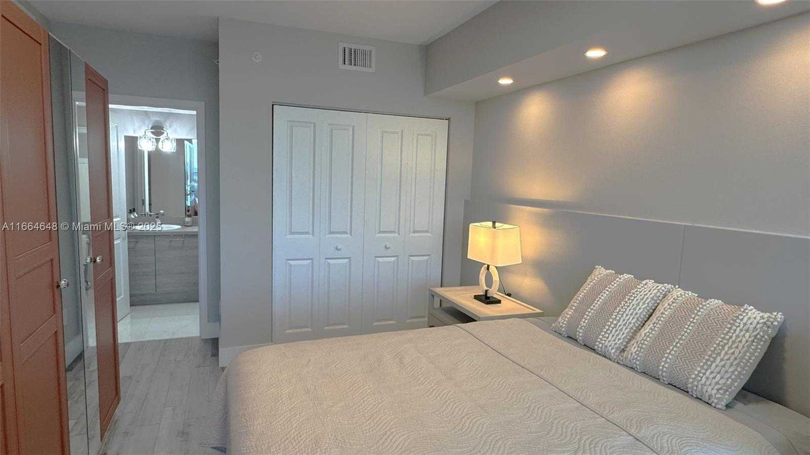 Small Image of 400 SUNNY ISLES BLVD #1702, Sunny Isles Beach Number 19