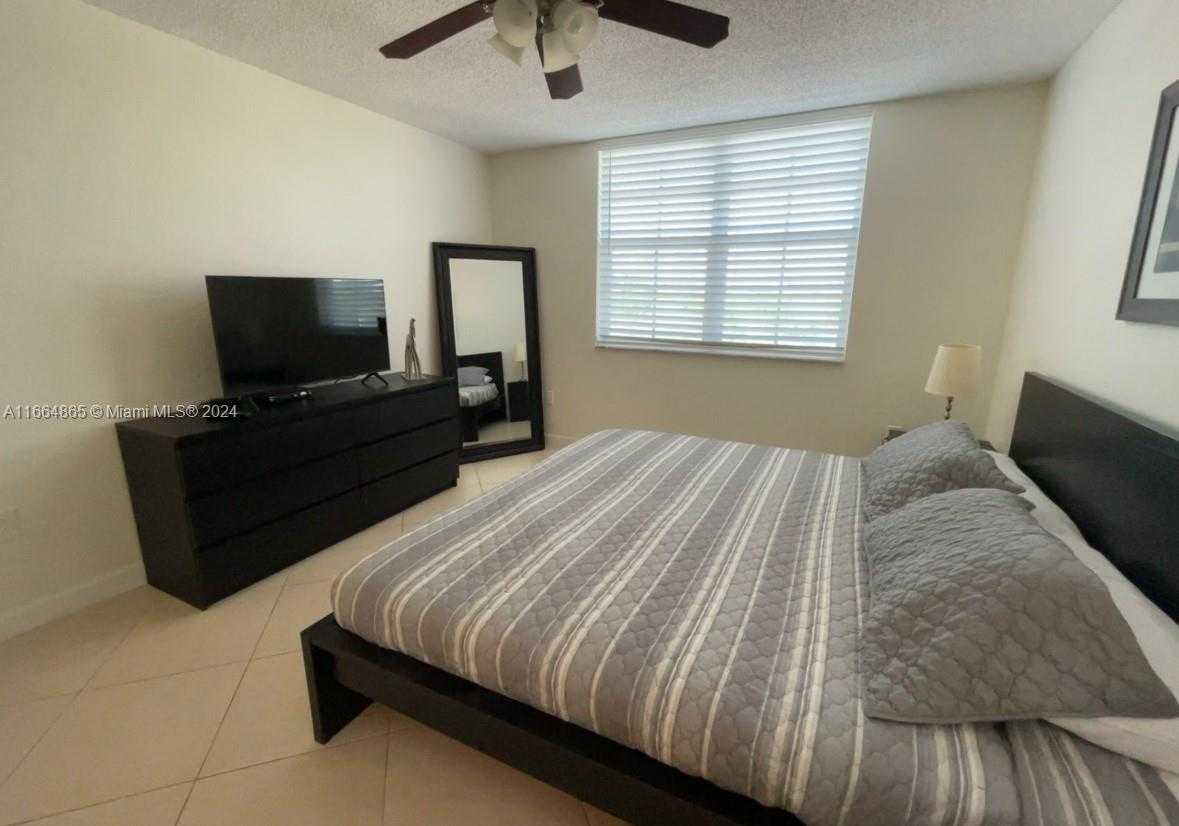 Small Image of 19601 EAST COUNTRY CLUB DR #7501, Aventura Number 11