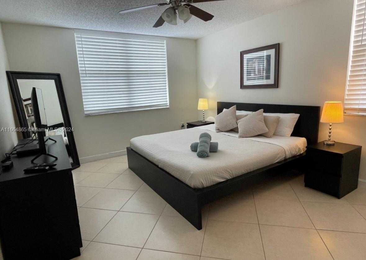 Small Image of 19601 EAST COUNTRY CLUB DR #7501, Aventura Number 16