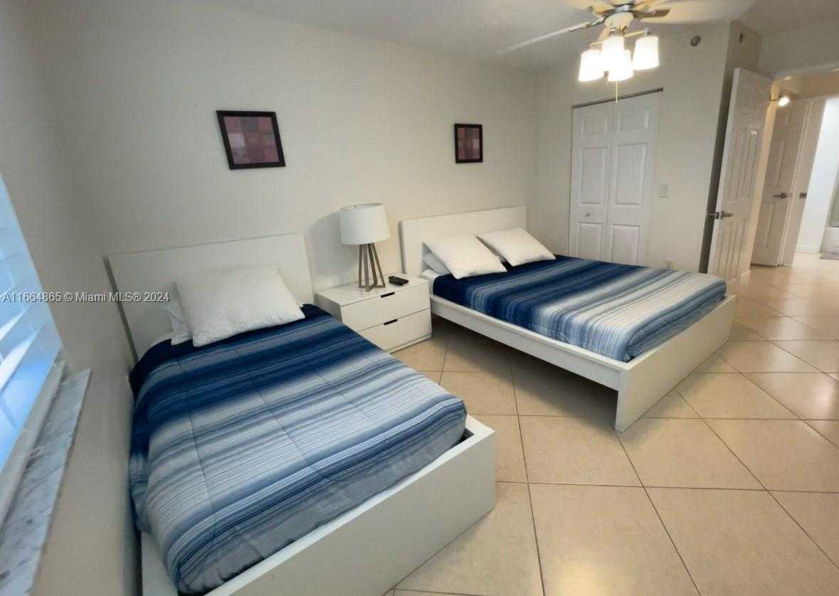 Small Image of 19601 EAST COUNTRY CLUB DR #7501, Aventura Number 7