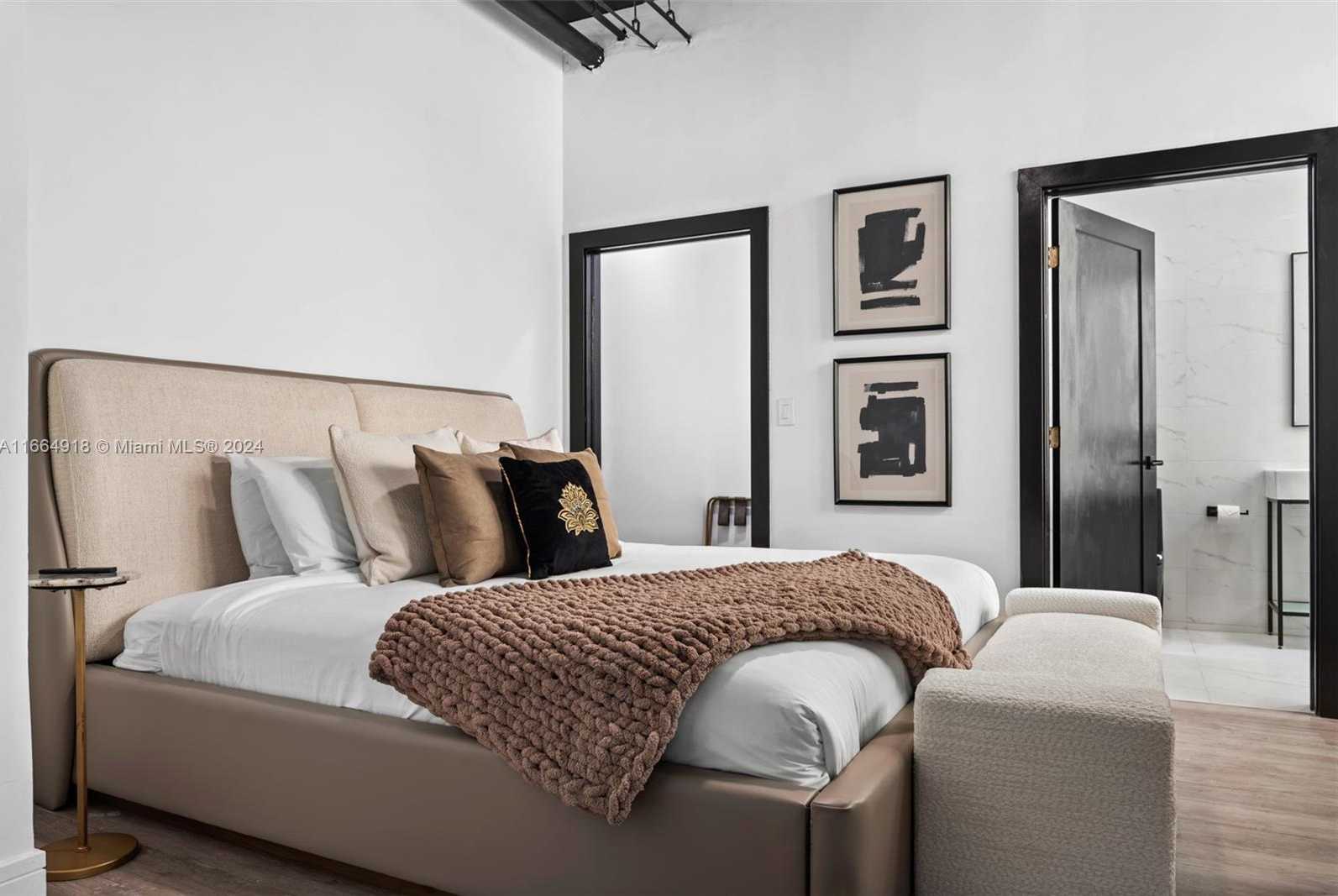 Small Image of 852 COLLINS AVE #101, Miami Beach Number 17