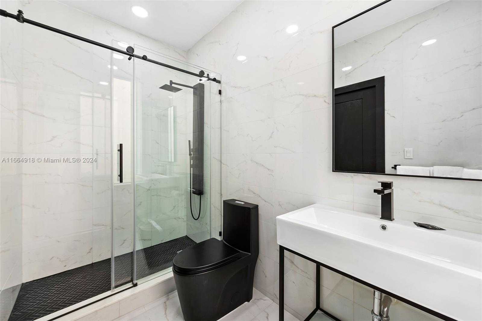 Small Image of 852 COLLINS AVE #101, Miami Beach Number 25