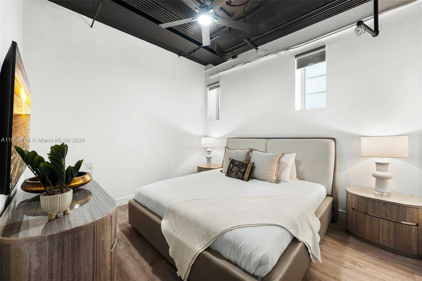 Small Image of 852 COLLINS AVE #101, Miami Beach Number 31