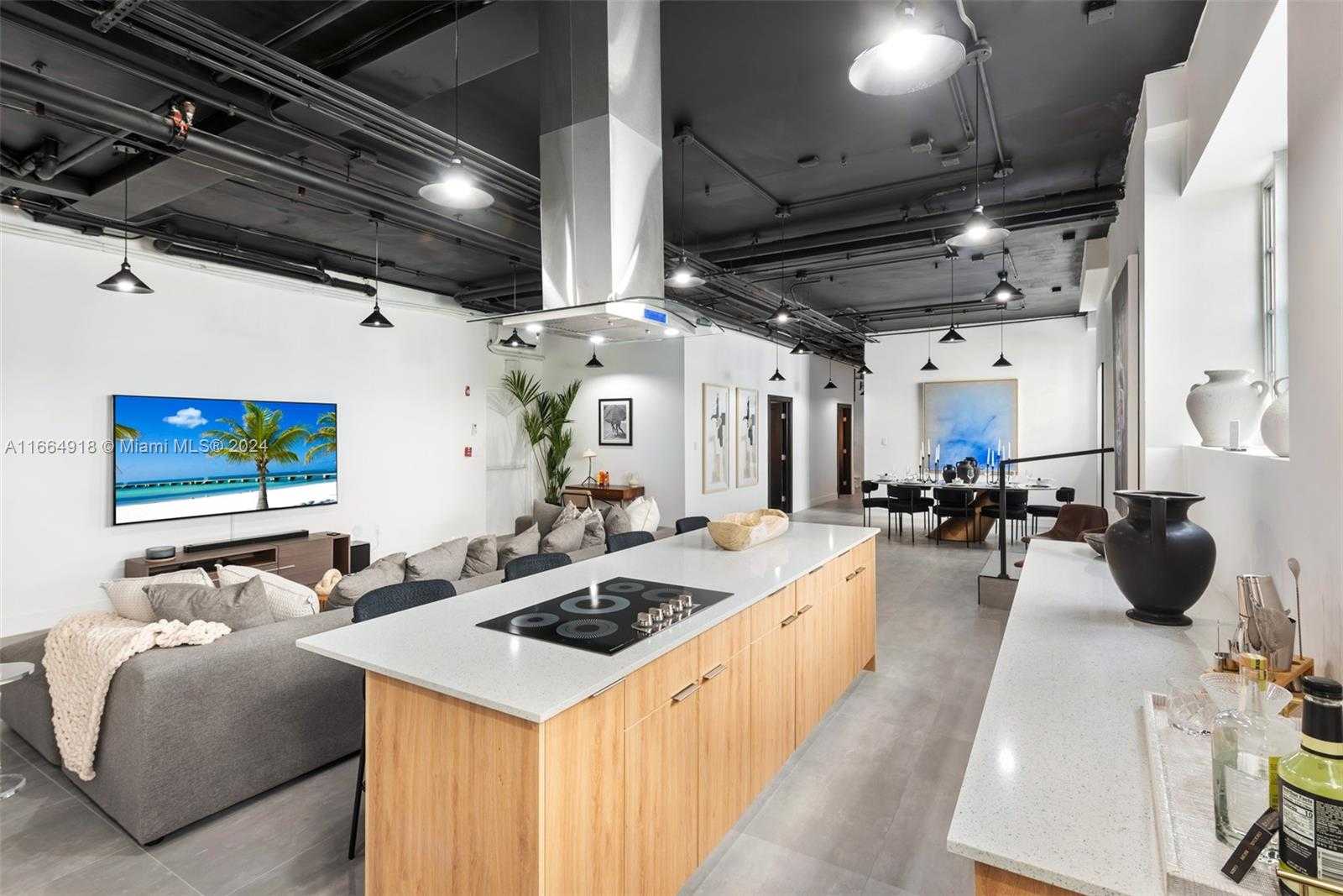 Small Image of 852 COLLINS AVE #101, Miami Beach Number 7