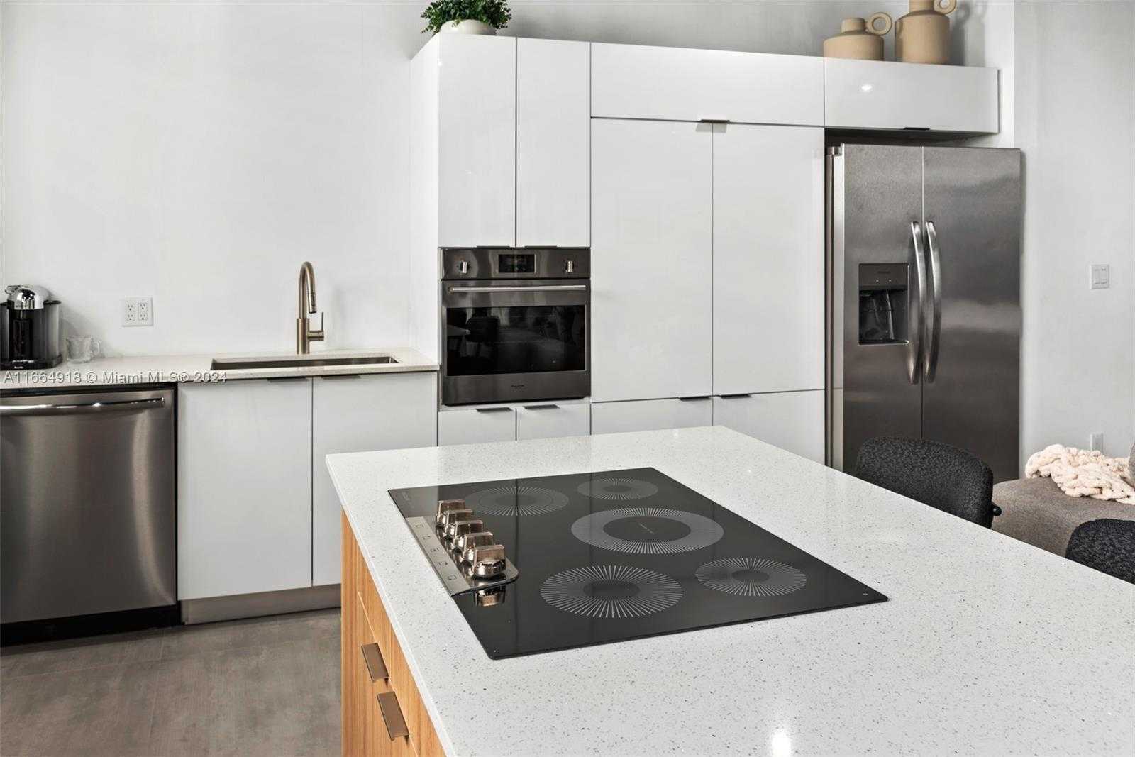 Small Image of 852 COLLINS AVE #101, Miami Beach Number 9