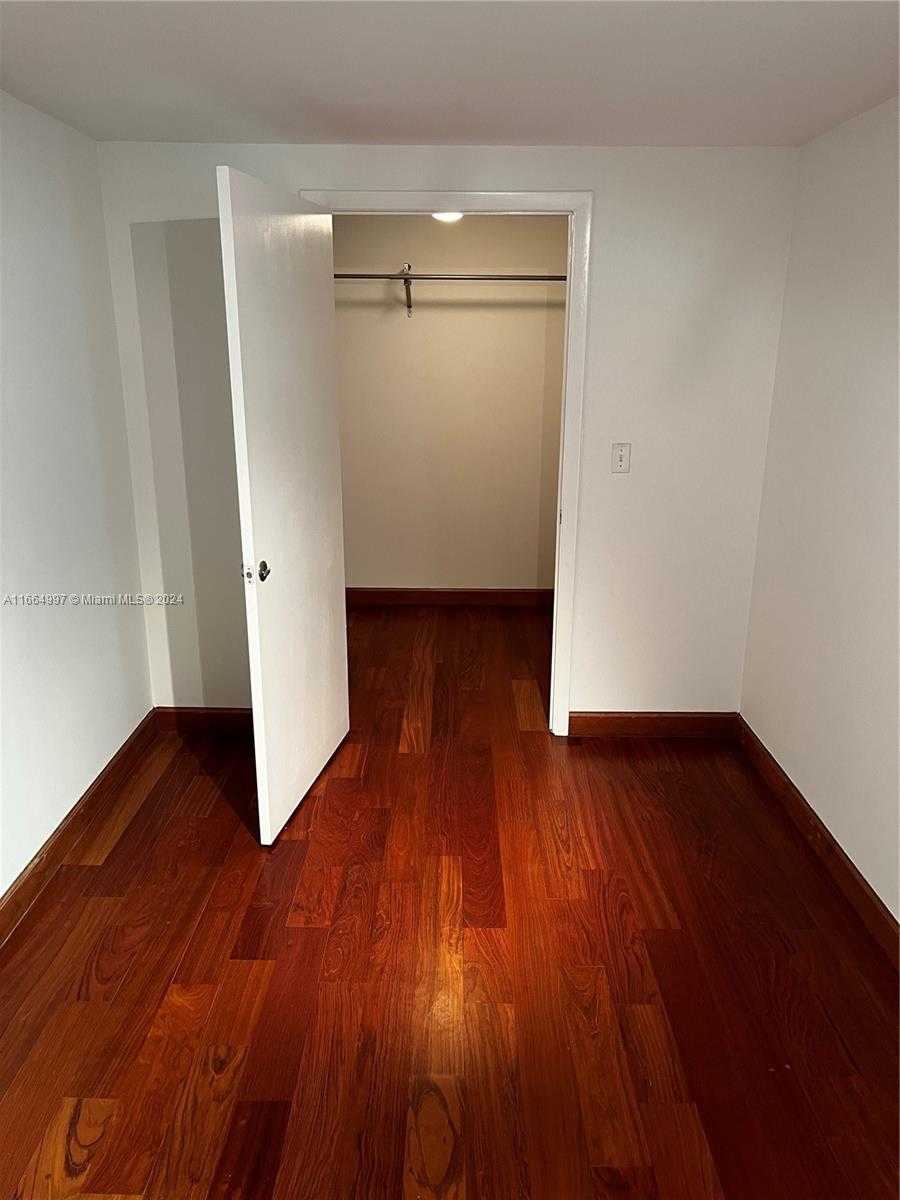 Small Image of 1701 Sunset Harbour Dr, Miami Beach, FL 33139, USA Number 15