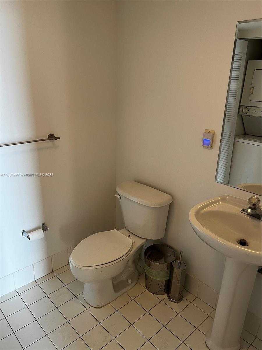 Small Image of 1701 Sunset Harbour Dr, Miami Beach, FL 33139, USA Number 22