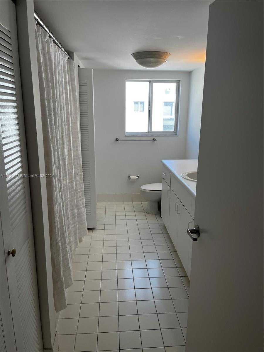Small Image of 1701 Sunset Harbour Dr, Miami Beach, FL 33139, USA Number 23