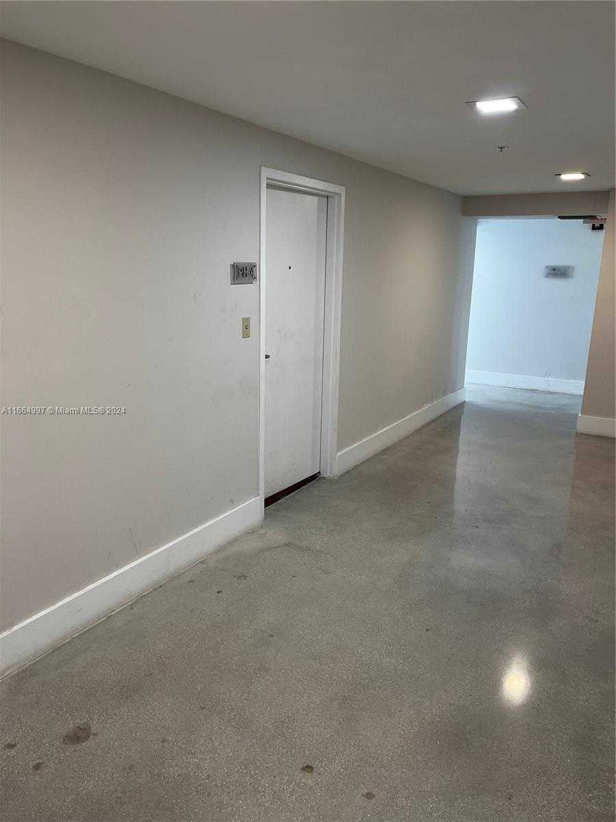 Small Image of 1701 Sunset Harbour Dr, Miami Beach, FL 33139, USA Number 24
